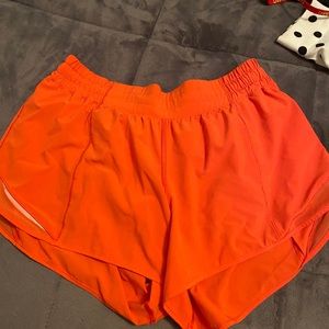 lulu lemon hotty hot shorts